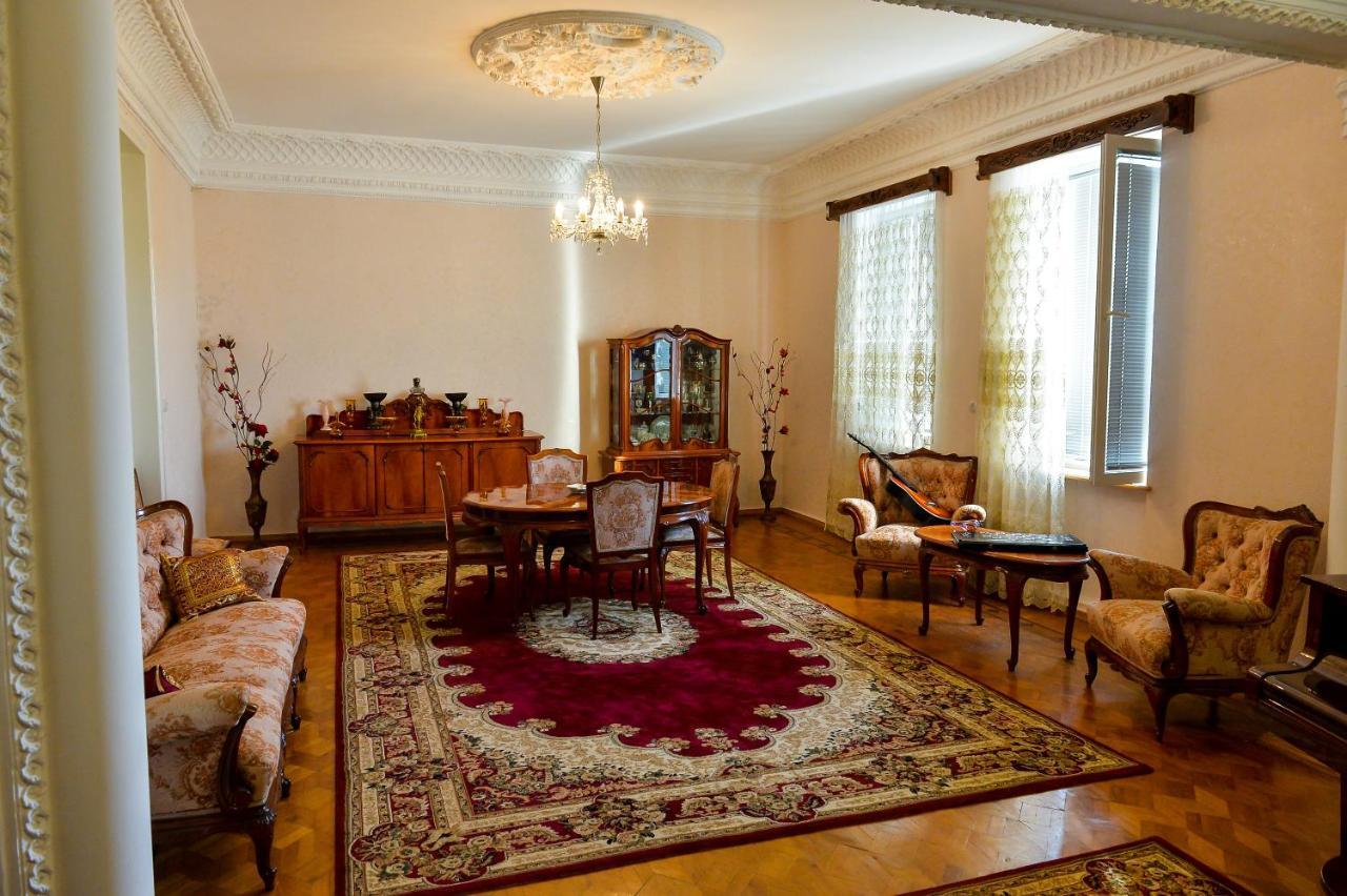 Gold Guest House Kutaisi Exterior photo
