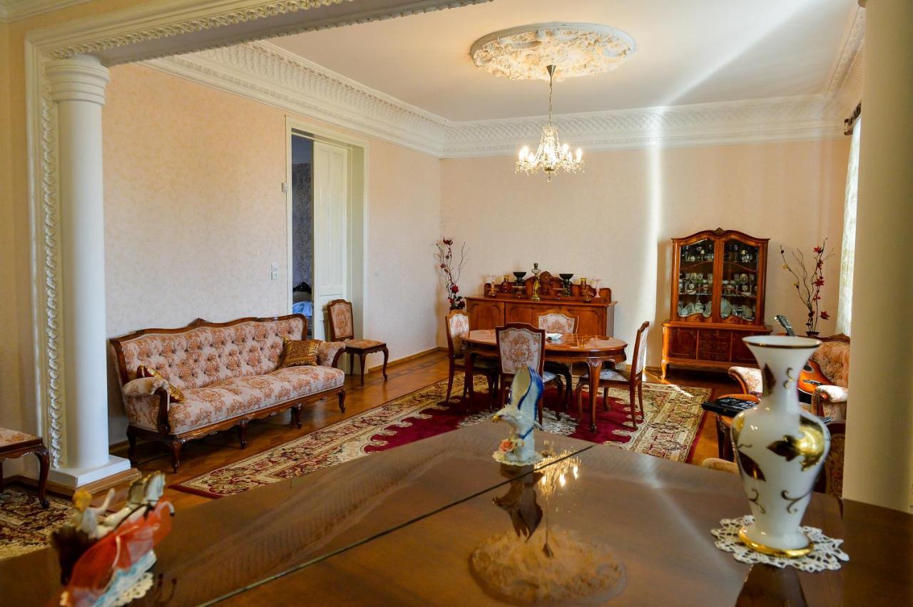 Gold Guest House Kutaisi Exterior photo