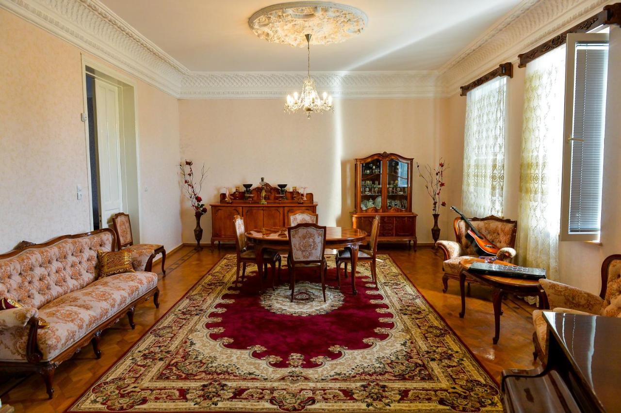Gold Guest House Kutaisi Exterior photo