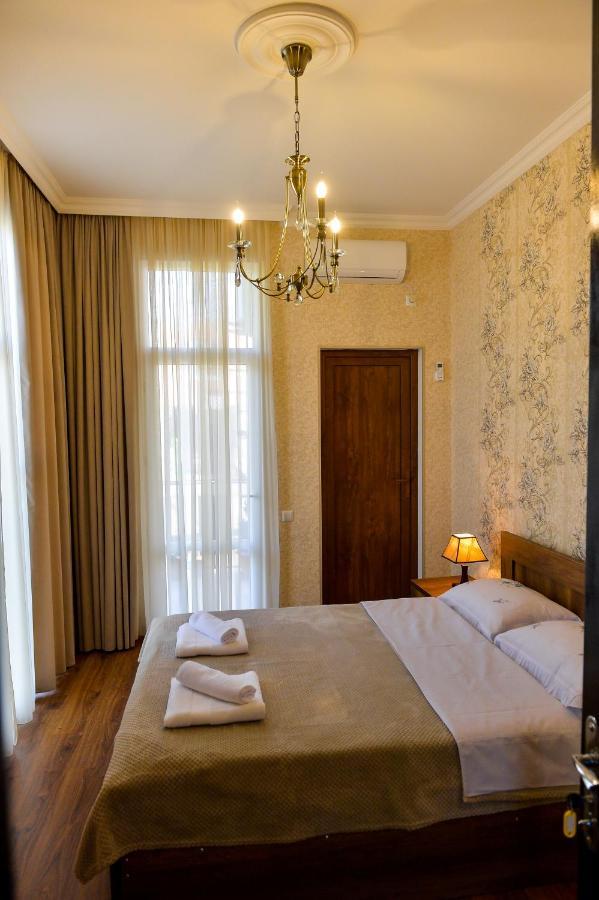 Gold Guest House Kutaisi Exterior photo