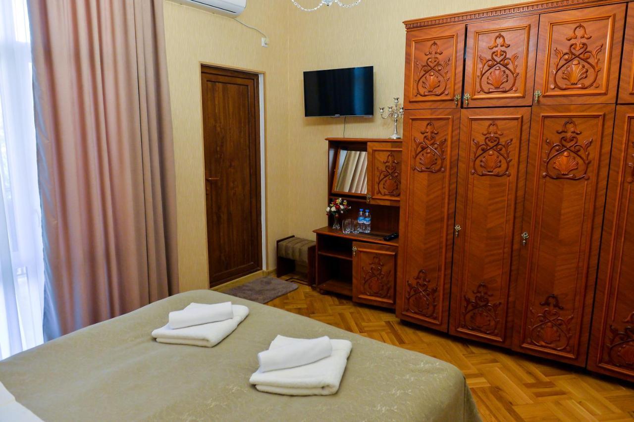 Gold Guest House Kutaisi Exterior photo