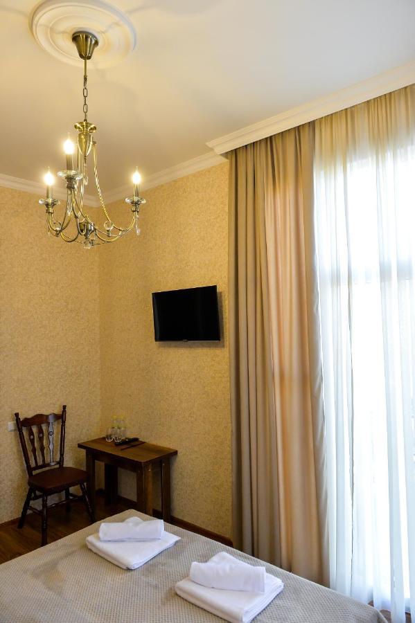Gold Guest House Kutaisi Exterior photo