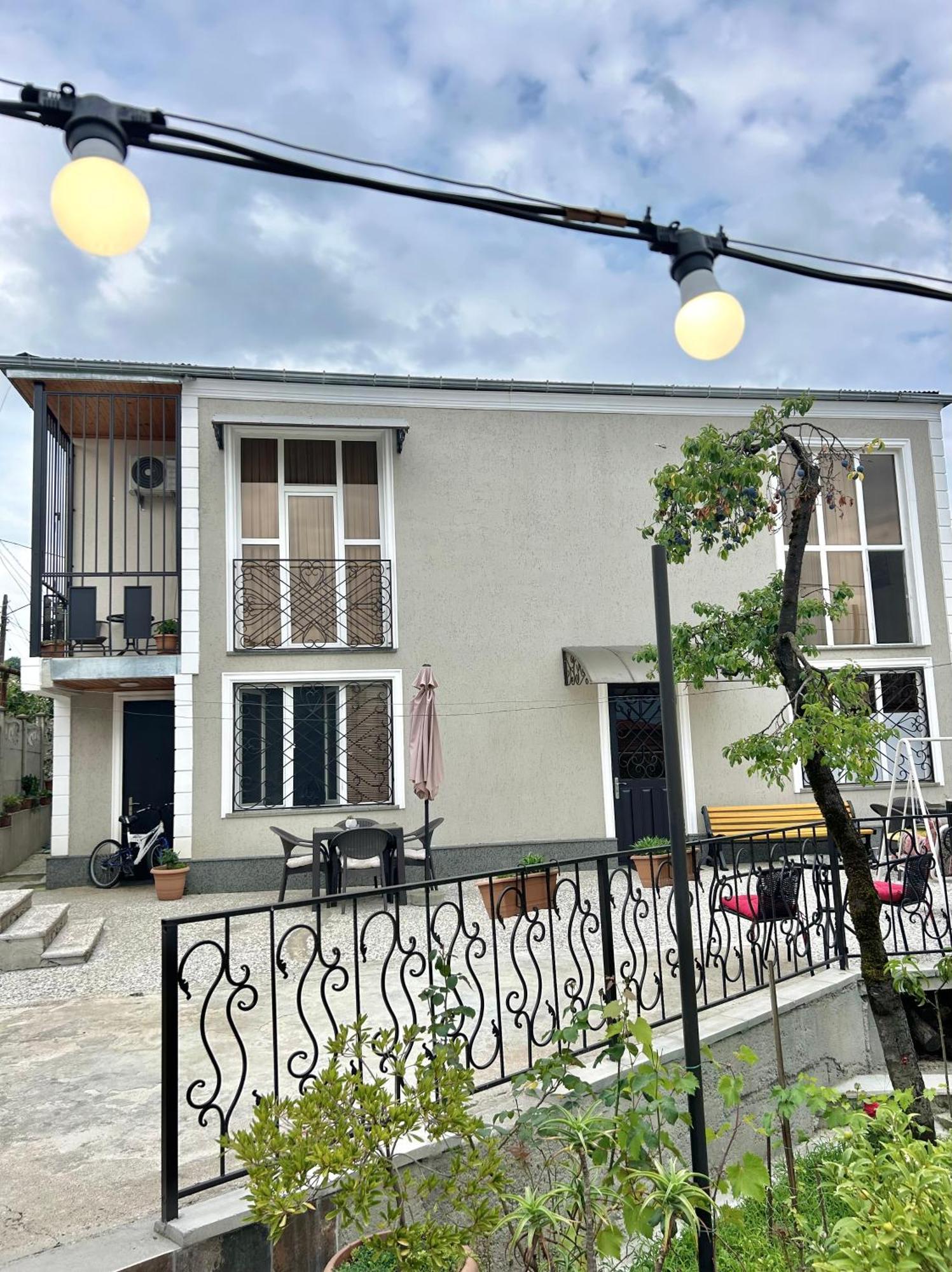 Gold Guest House Kutaisi Exterior photo