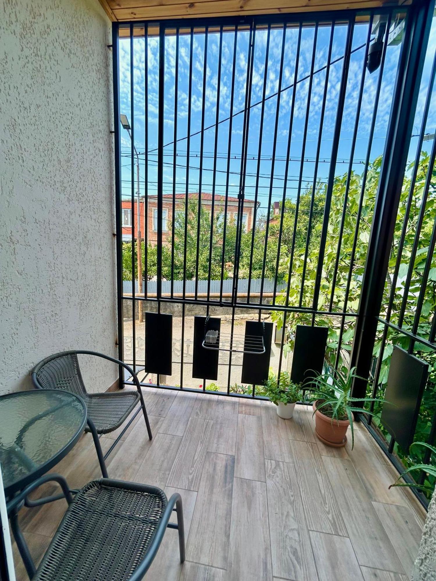 Gold Guest House Kutaisi Exterior photo
